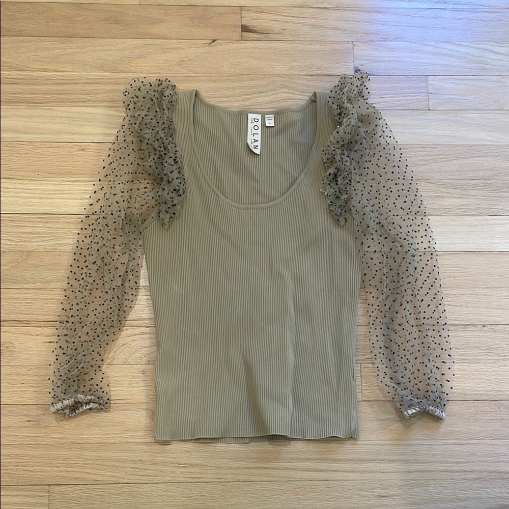 Anthropologie Dolan beige Ruffled Blouse size S
Bought at anthro store - Picture 4 of 14
